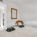 아파트 Valle Terrace With Golf And Mediterranean View