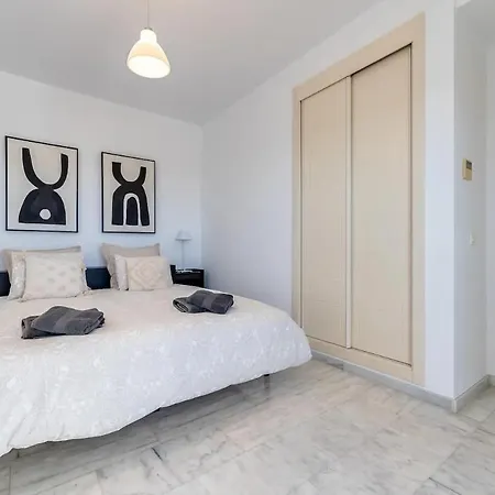 Valle Terrace With Golf And Mediterranean View דירה